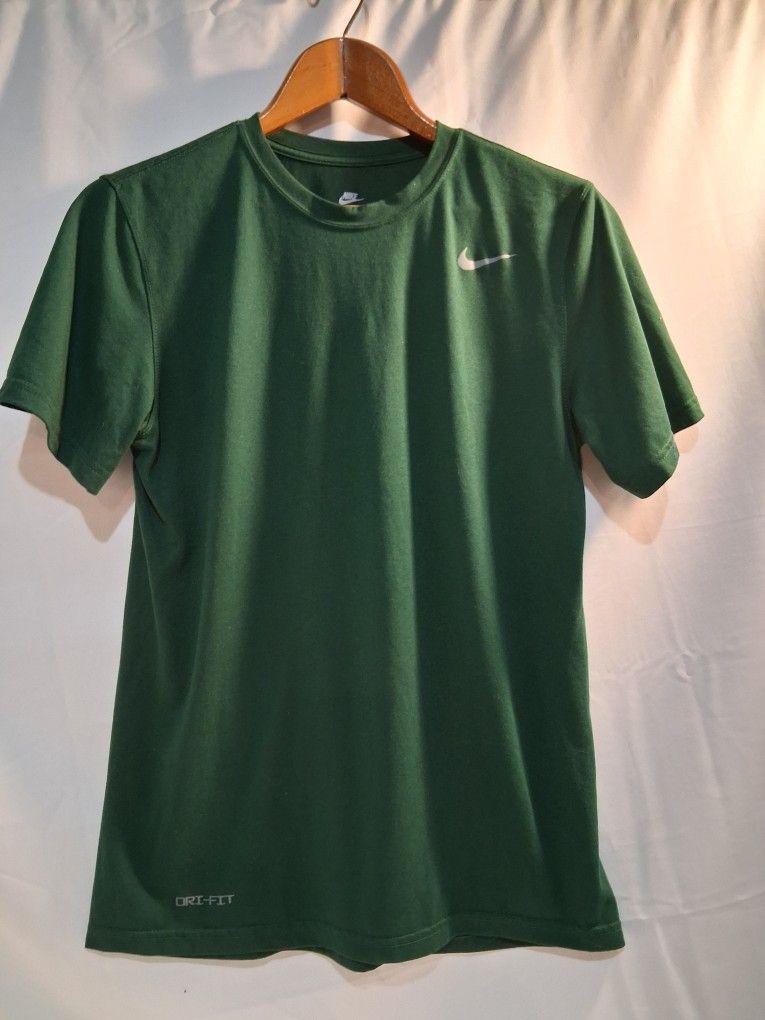 men's Nike t-shirt size small