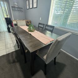 Dinning Table 
