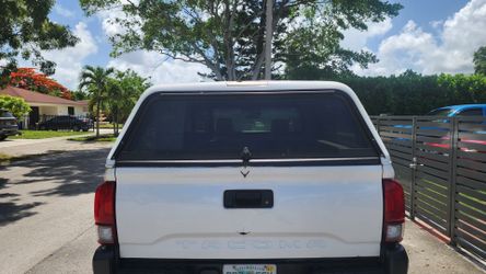 ARE Realtruck truck cap / Tapa para caja de camioneta ARE Realtr