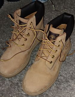Timberland Classic 6" Waterproof Boots Size 2Y