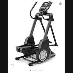 Nordic Track FS10i Free stride Elliptical With HD Touchscreen 