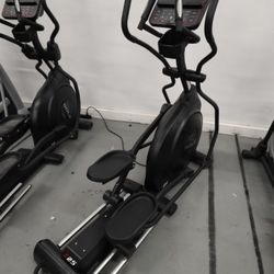 Used Life Fitness F3 W/Go Console F30718 Folding Treadmill  