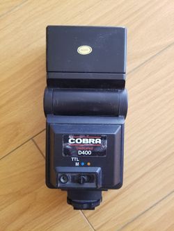 Cobra D400 Dedicated Flash