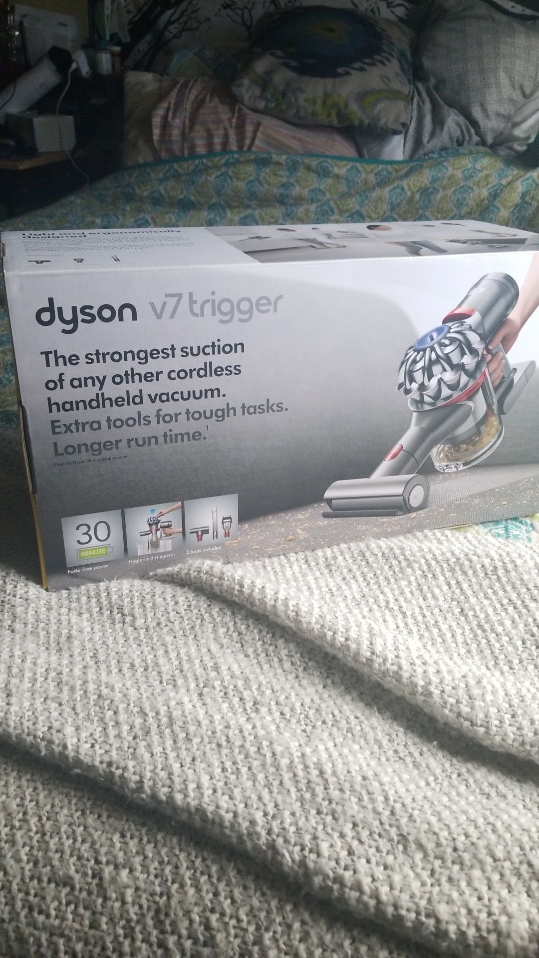 dyson v7 trigger cordless handheld vacuum *Never Opened Box*