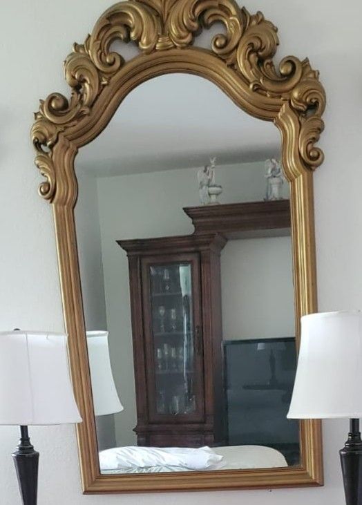 Wall mirror