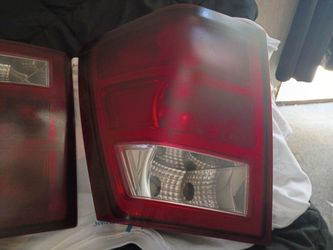 2006-10 grand Cherokee rear lamps