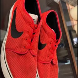 Nike Shoes Size 11 Red Color