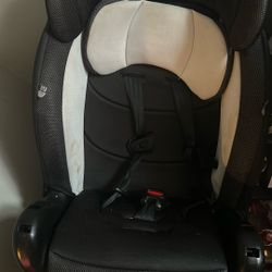 Even Flo Booster Seat 