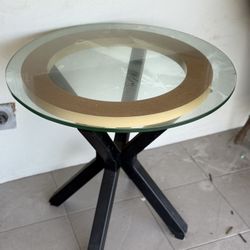 Clear Glass Round Table 26”