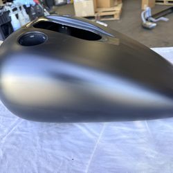 Harley Davidson dyna fuel tank 2004-2017