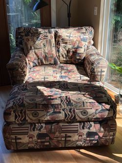 Free large armchair with ottoman