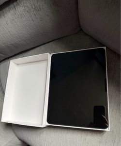 iPad Pro 13-inch (M5) Wi-Fi + Cellular 512Gig