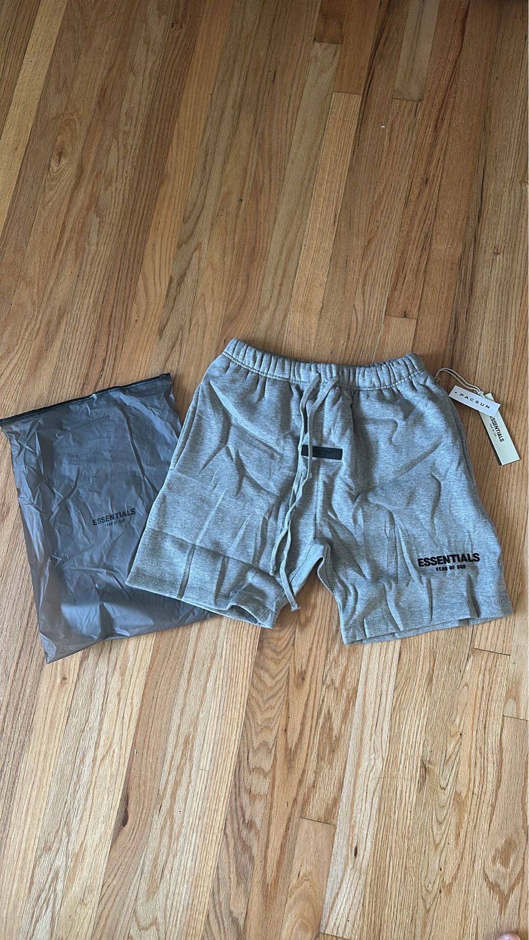 Dark Oatmeal Essentials shorts