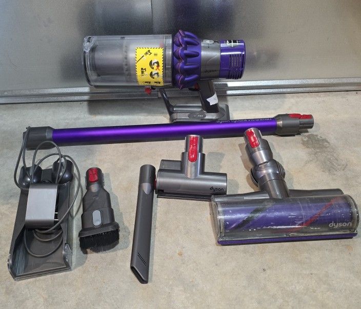 Dyson Cyclone V10 Animal Cord-Free Stick Vacuum - Purple