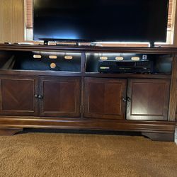 TV Stand With Dual Cabinets And Shelving Vintage 