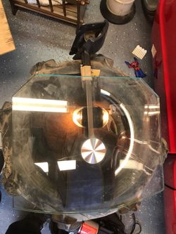 Floating glass shelve