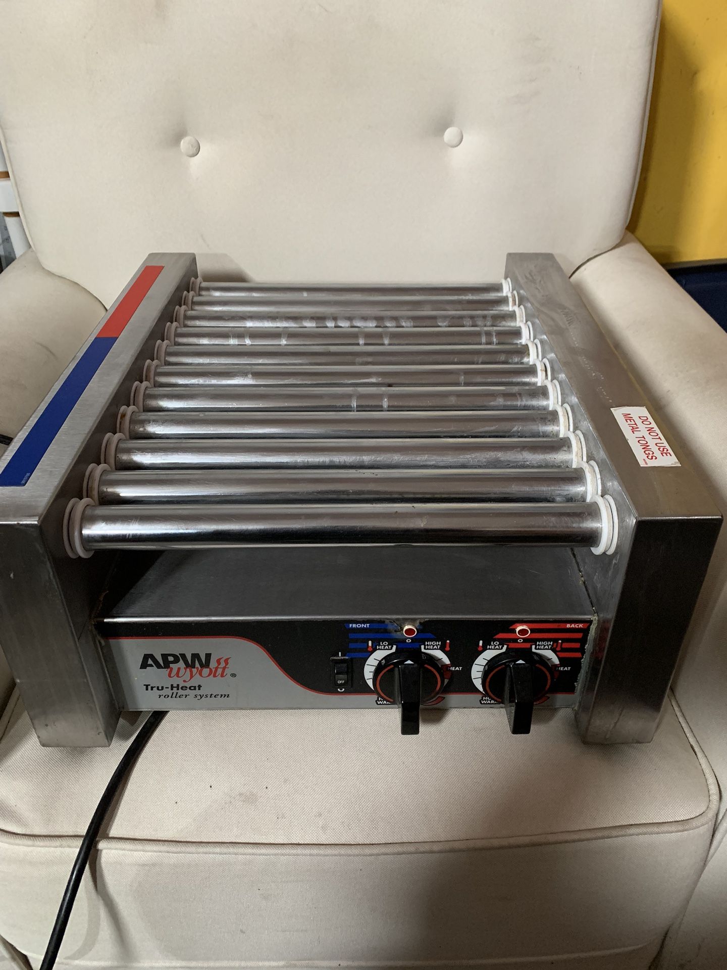 APW Wyott HR-20 Hot Dog Roller Grill