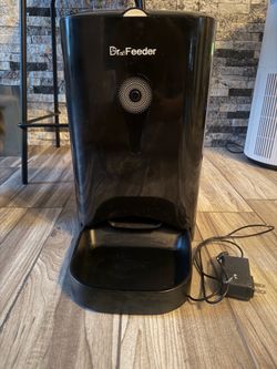Dr. Feeder Automatic Pet Feeder with Camera