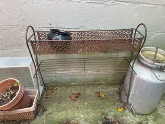 Standing planter H 26 x W 27.5