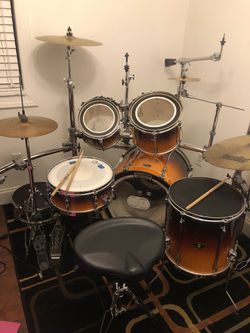 Tama Drum SuperStar, 6 Piece Drum Set. With Cymbals, Hardware and Rack. All included!!!