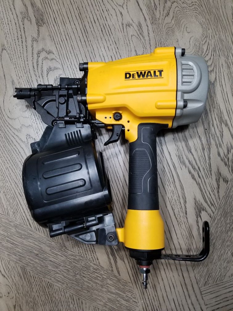 Dewalt DWF83C Coil Framing Gun