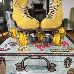 Moxi Rollerskates- Pineapple Size 6- 7/7.5 Women’s 