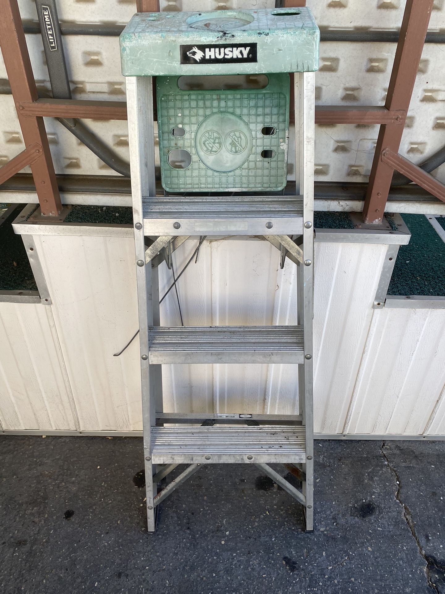 Husky 4’ Used Ladder