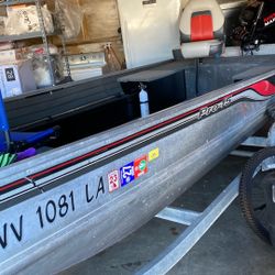 Bass Tracker, 16 Foot 