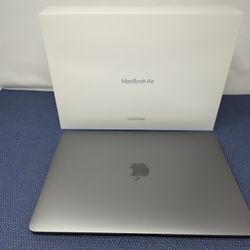 MacBook Air M1 / 8GB RAM / 512GB Hard Drive