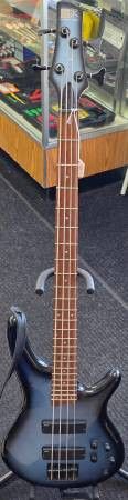 soundgear by Ibanez sr250 bass Guitar