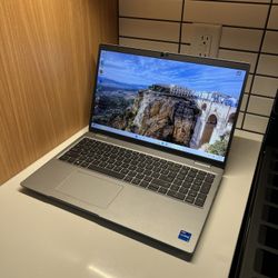 Dell Latitude 5520 Laptop - i7 | 32 GB RAM | 1TB NVMe | Win 11 | Office 2021 | 15” | 130W Charger