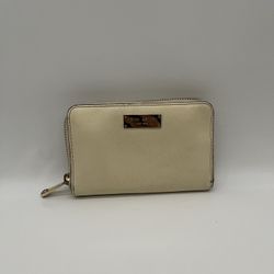 Henri Bendel  New York Cream Saffiano Leather Zip Around Small Wallet Clutch 