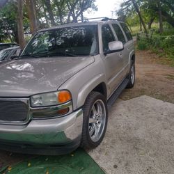 Chevy Yukon 2005 Clean Title With 155000 Miles