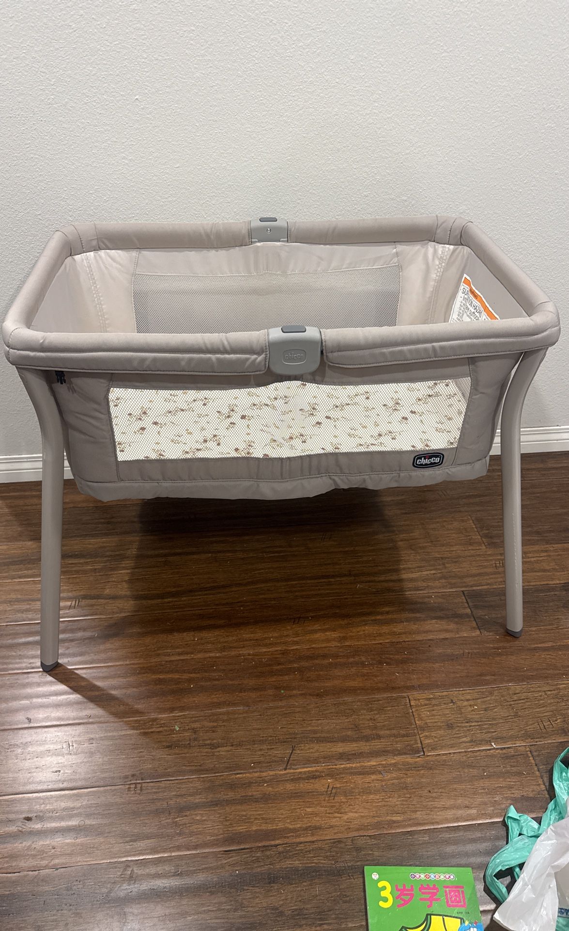 Chicco Anywhere Portable Bassinet