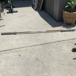 Olympic style weight bar