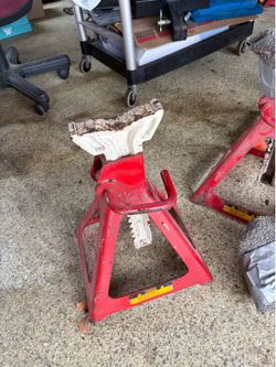 Jack stands