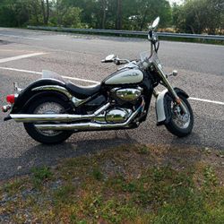 2001 Suzuki Intruder.  Very Low Miles 