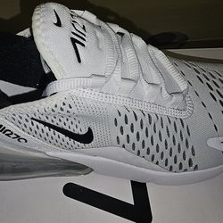 Nike Air Max 270 White/Black Size 10