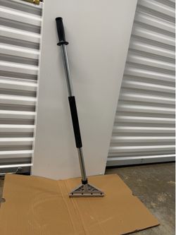 Floor/tile scraper