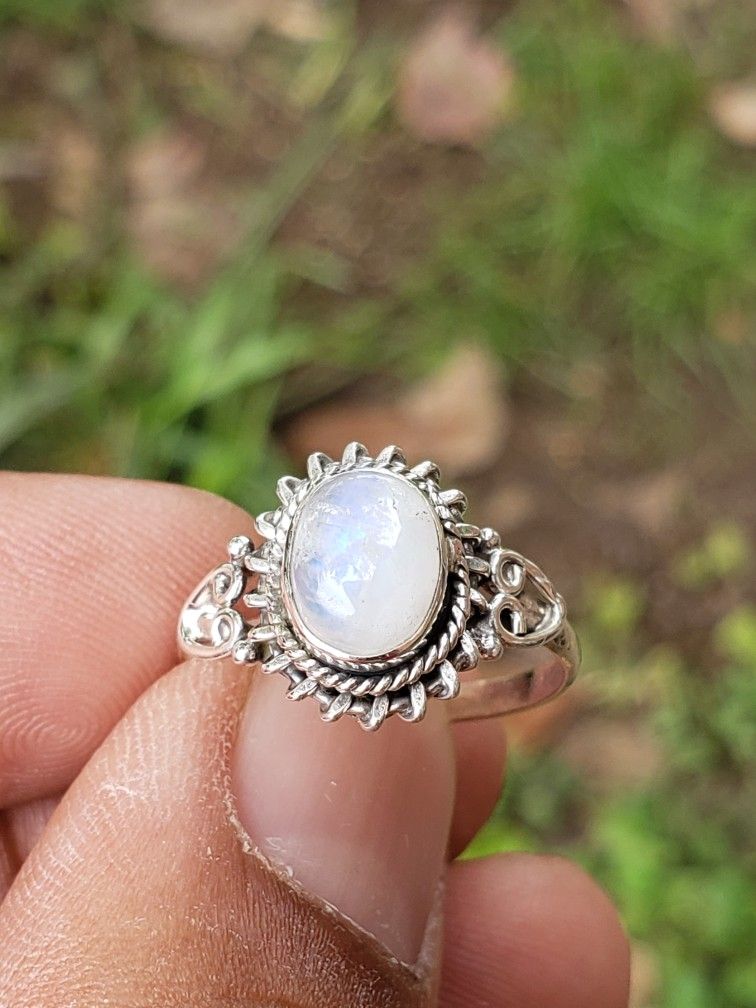 STERLING SILVER MOONSTONE RING SIZE 6.8