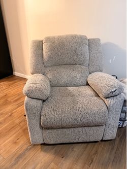 Power Recliner Chair – Very Comfortable (has 2 Tears – Priced to Sell)