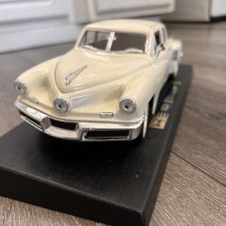 Diecast 1/18 Scale 1948 Tucker Torpedo   Road Signature