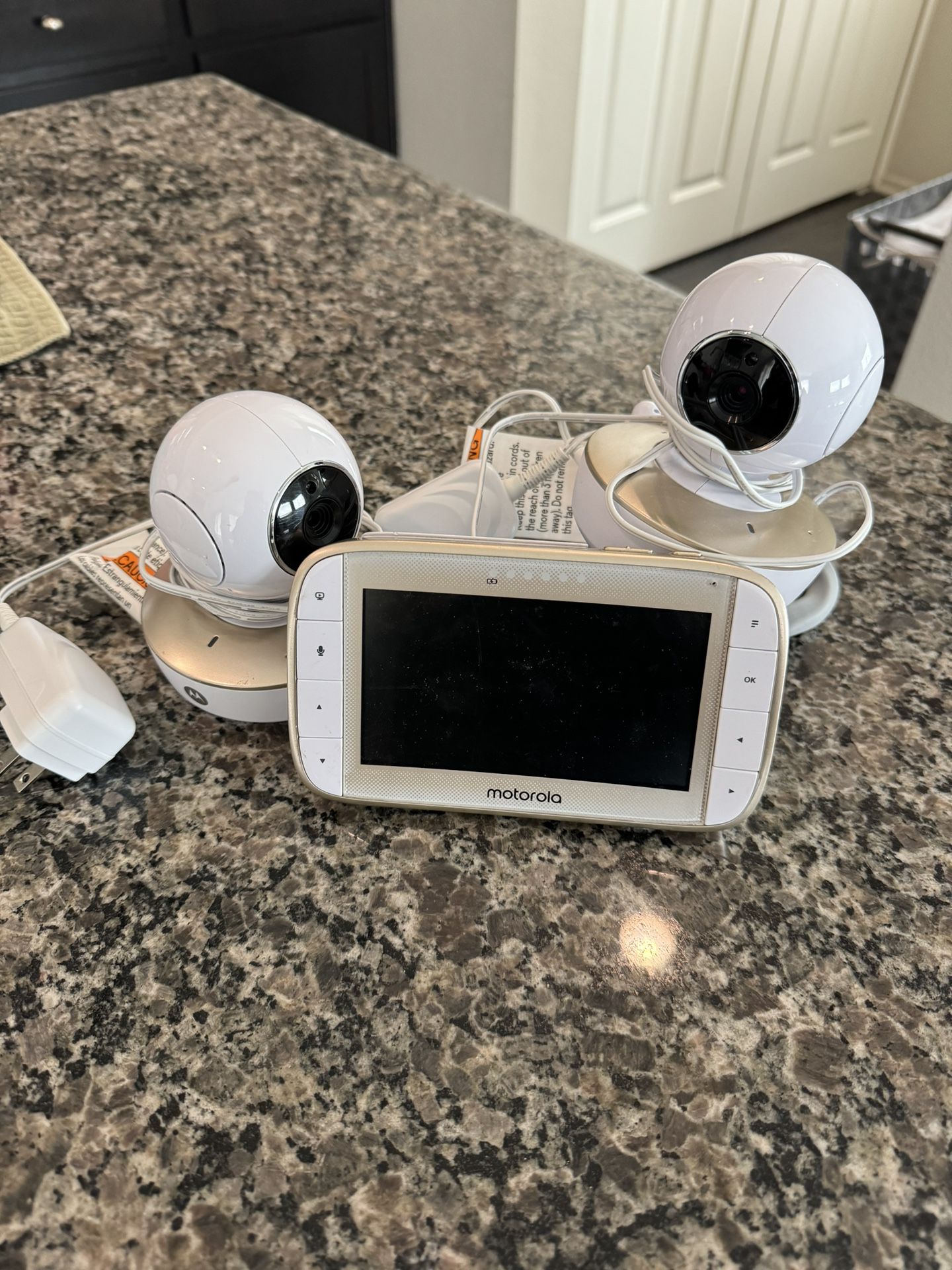 Motorola baby Monitor With 2 Cameras