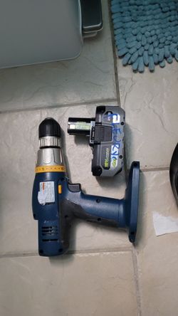 Ryobi 18.0 power drill  w/ charged battery (No charger included)