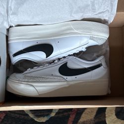 Nike women’s blazers low top Platform shoes