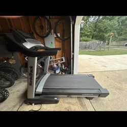 NordicTrack Commercial treadmill 2019 1750 Run Flex