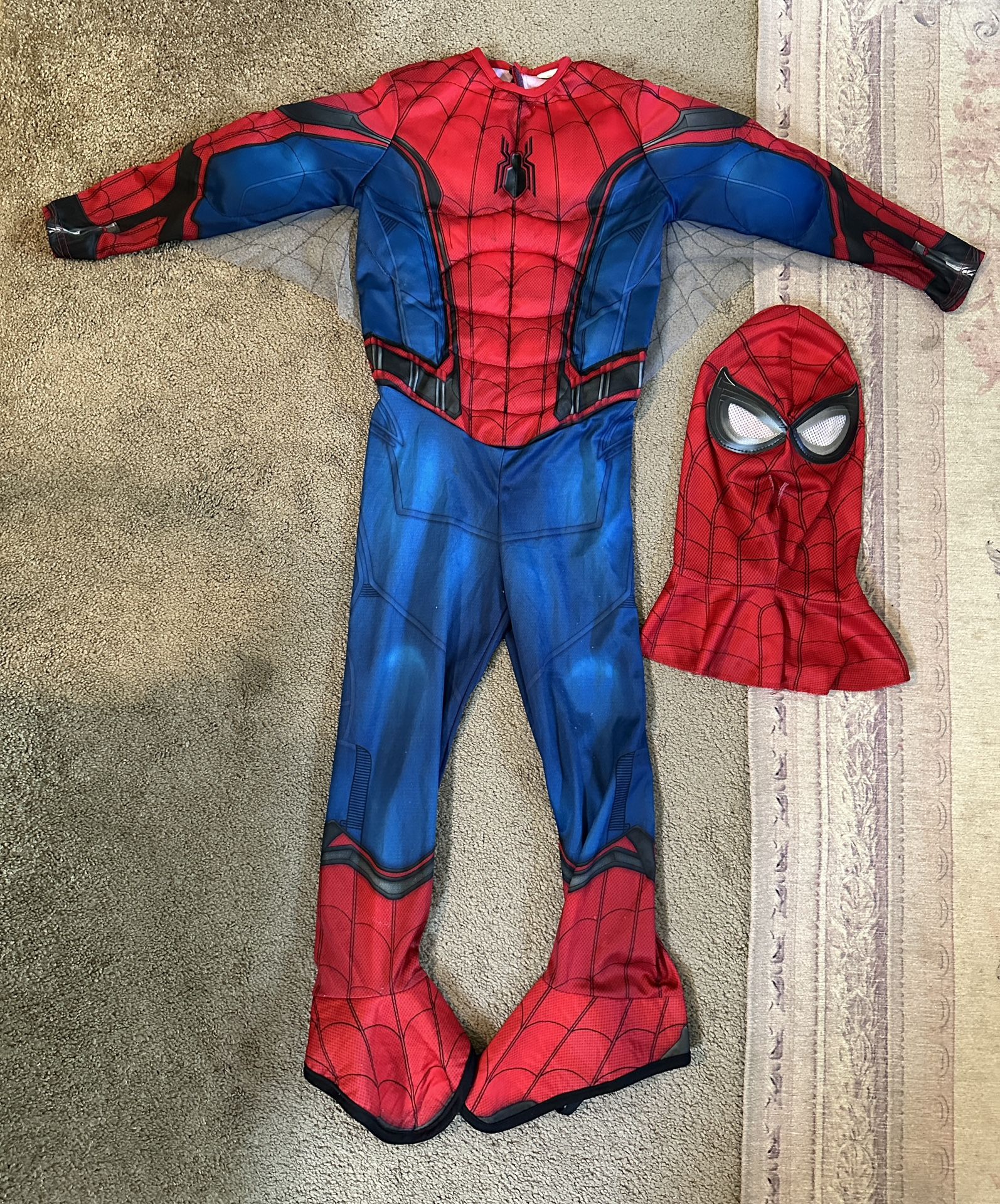 Spider-Man Costume Size Small With Mask Still Like New
