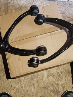 Upper Control Arms Pair with Bushings