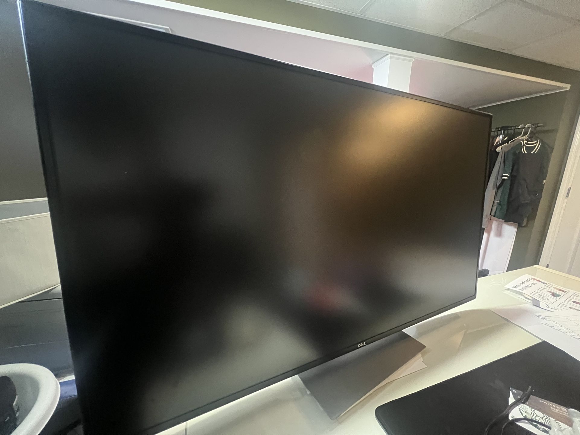 Dell Monitor 43 Inch 4k Monitor Great Condition