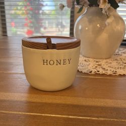 Hearth & hand white ceramic honey jar with wooden lid and dipper